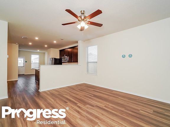 4th image of 117 Cobb Branch Dr
