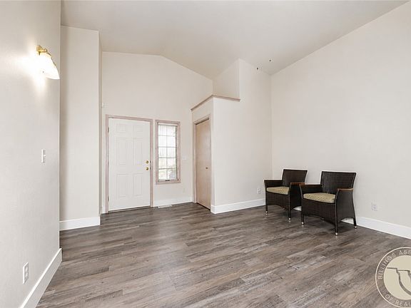 4th image of 1701 Wellington Pl