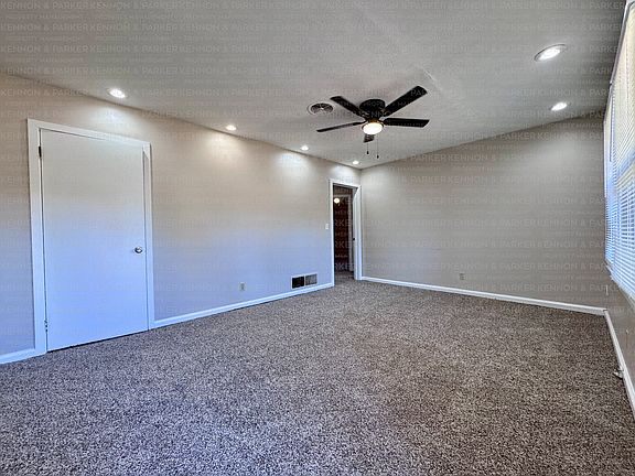 Living Room 16'6x11'8