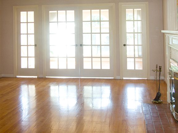 Open Living Room w/SkyLight