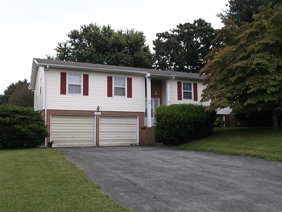 3rd image of 210 Heatherton Dr