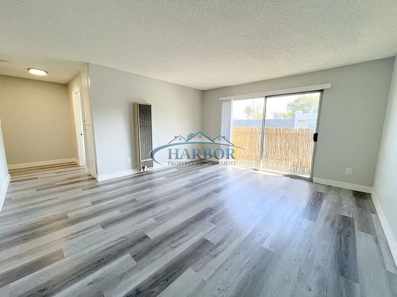 2 bed, 1.0 bath, $2,195 — Photo 4