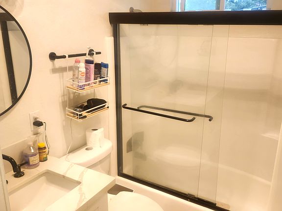 Shared bathroom upstairs