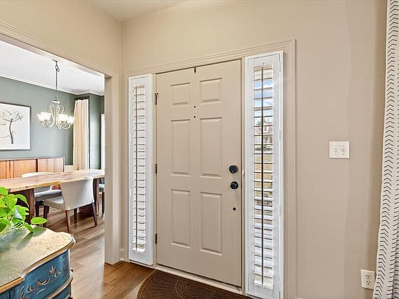 5th image of 221 Highland Springs Ln