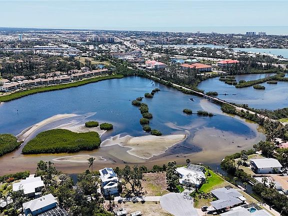 4th image of 808 SUNCREST DRIVE LOT 5