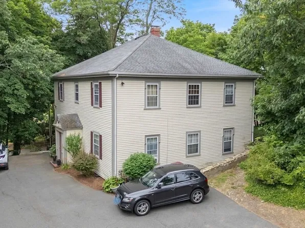 60 Vinton St APT 3, Melrose, MA 02176