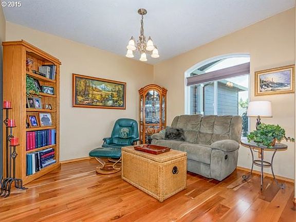 3rd image of 1127 SE 116th Ct