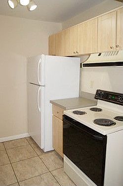4th image of 801 Delta Ave Unit 4
