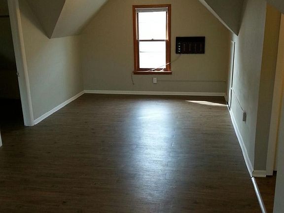 3rd image of 1179 Dayton Ave #3