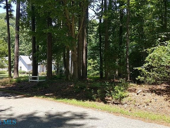 2nd image of 26 Waterwich Ln Lot 26