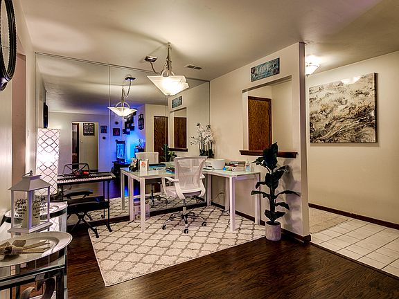 3rd image of 10338 S Parkside Ave #19
