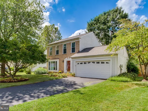 8565 Yoder St, Manassas, VA 20110