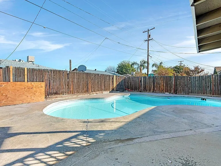 1930 Stillman Ave — Photo 27