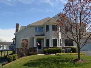 7 Kestrel Ct, Washington, NJ 07882