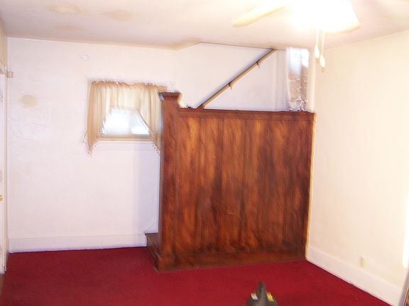 4th image of 621 Storer Ave