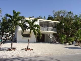 1st image of 228 Bougainvillea St