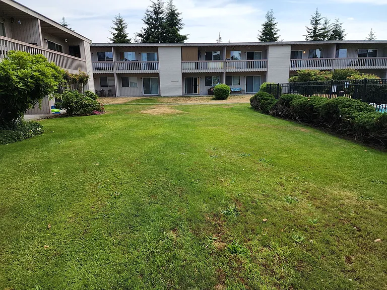 Alpha Park Apartments — Photo 10