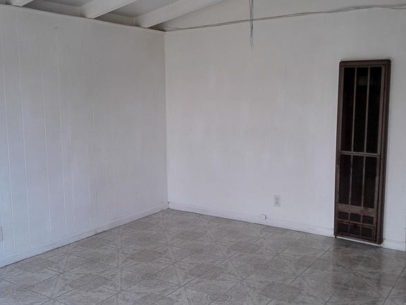 5th image of 1798 La Porte Ave