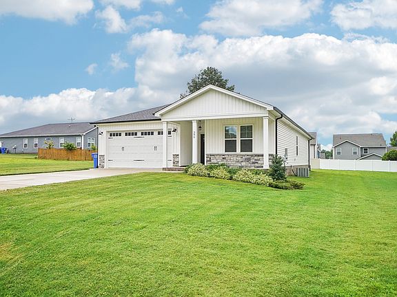 3rd image of 386 Woodcroft Dr