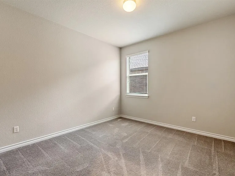 4004 Harbor Point Dr — Photo 31