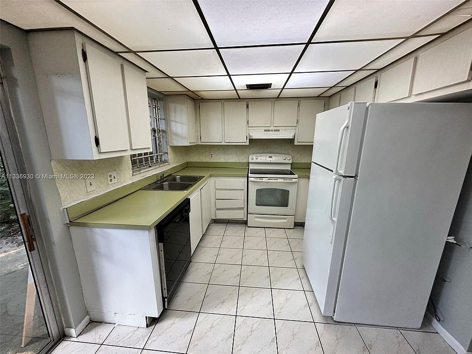 1st image of 230 SW 1st St #G-3