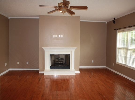 2nd image of 400 Hudders Creek Way