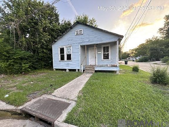 2nd image of 2612 Illinois St
