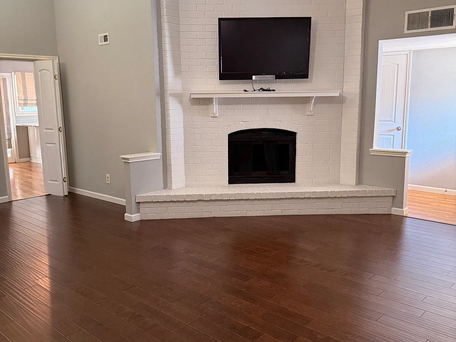 3 bed, 1750 sqft, $2,450 — Photo 4