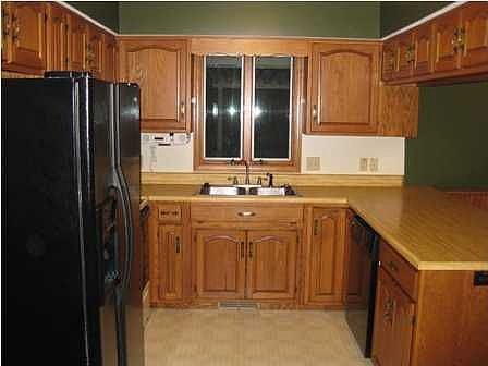 4th image of 1350 Oakwood Dr