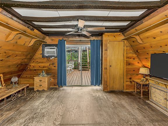 4th image of 9509 Valley View Trl