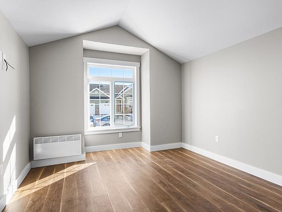 2nd image of 625 Murphy St #13