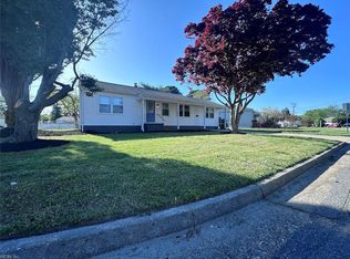 10 Westmoreland Dr, Hampton, VA 23669