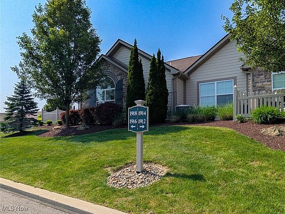 2nd image of 1916 Woods Dr
