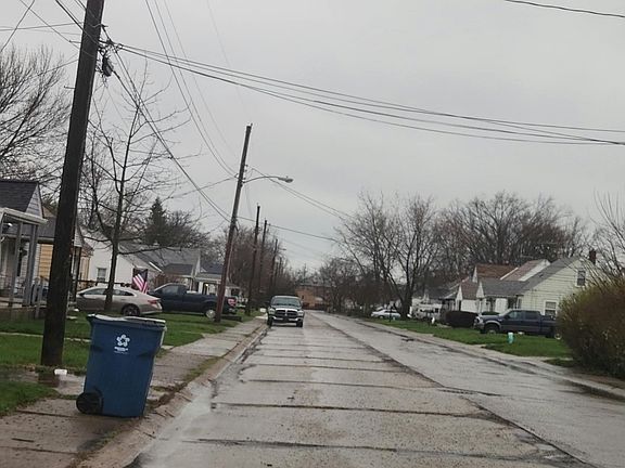 4th image of 1936 Tait St