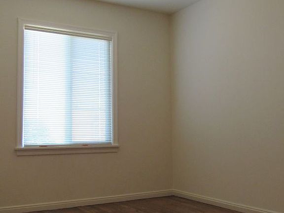 4th image of 2215 24th Ave