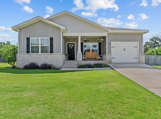214 Elkwood Dr, Midland City, AL 36350