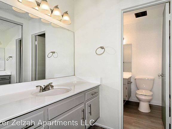 5th image of 5425 Zelzah Ave APT 004