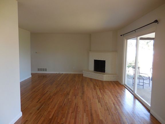 5th image of 11320 Kentucky Ave