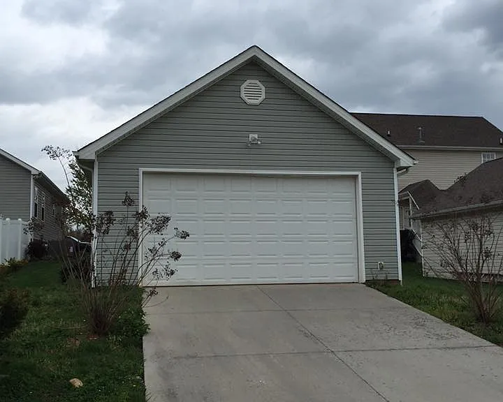 708 Stratford Ave — Photo 10