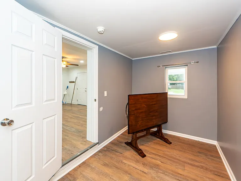 6933 Raymond Ave — Photo 13
