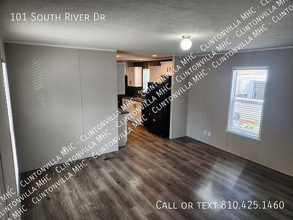 3rd image of 101 S River Dr