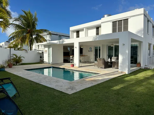 1306 Calle Mallorca, Carolina, PR 00983