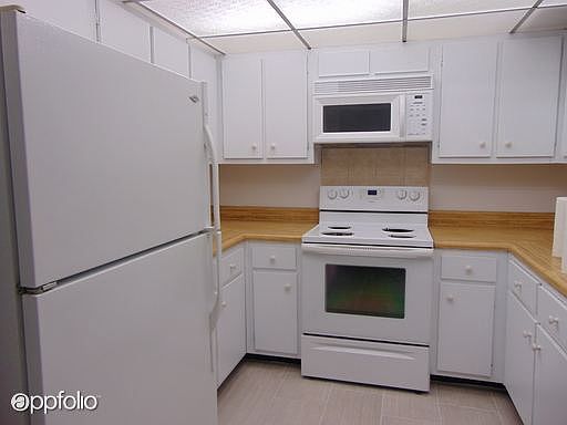 4th image of 1986 Saint Andrews Pl