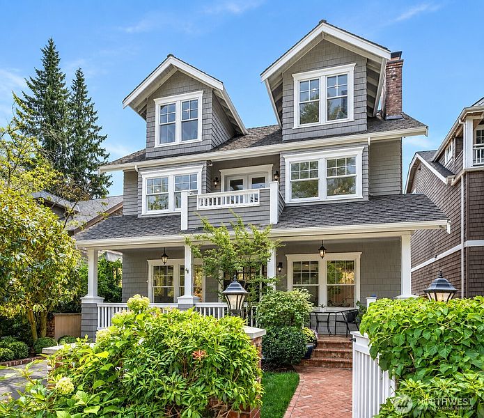 2nd image of 1508 37th Avenue E