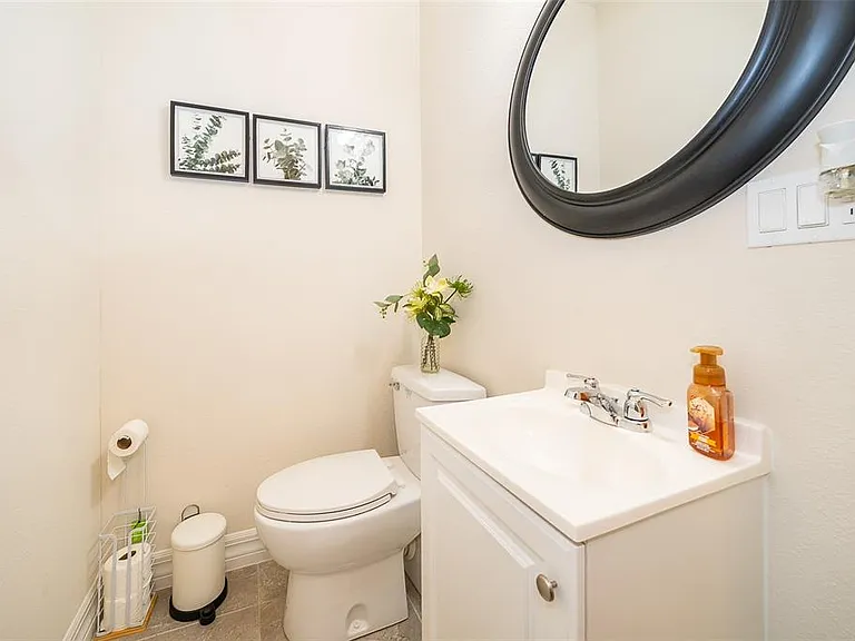 3026 Jardin St — Photo 10