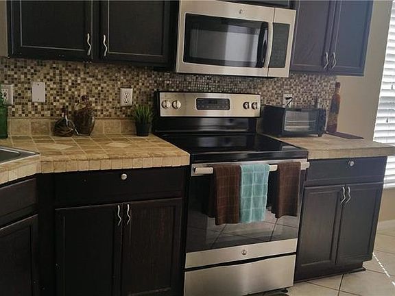 3rd image of 307 English Oak Ct