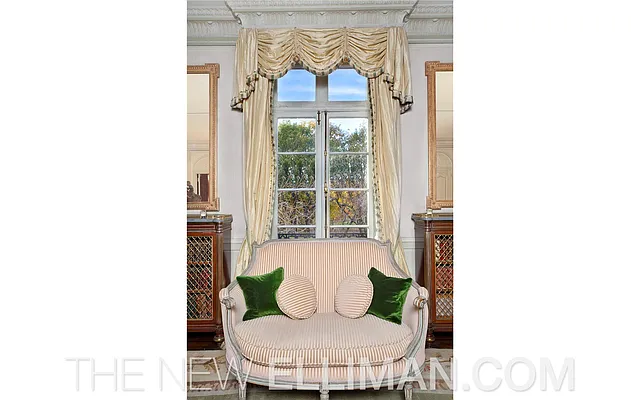 Sold by Douglas Elliman | media 20