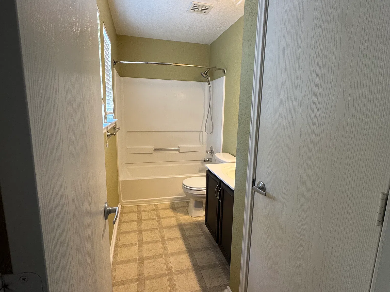 307 Amberdale Oak — Photo 4