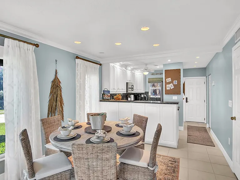 3939 Ocean Dr #201A — Photo 9