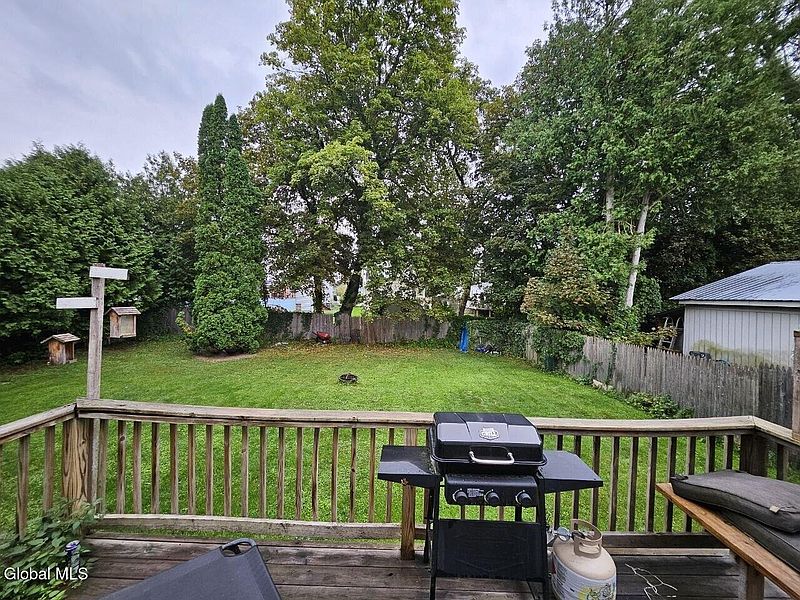 5th image of 529 Tilden Street